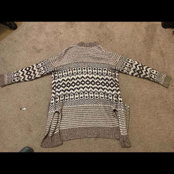 American Eagle Women’s Cardigan - Picture 3 of 4